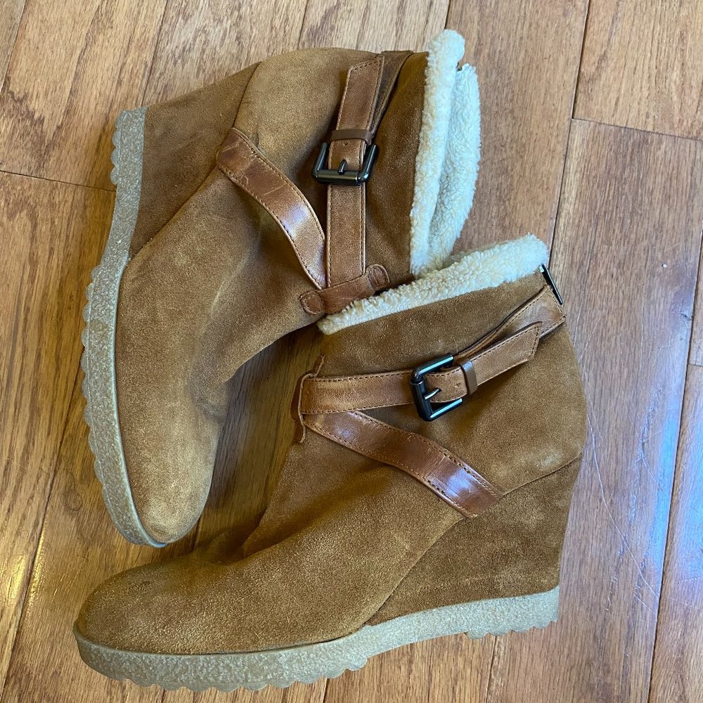 Aquatalia Chesnut Suede Wedge Heel Ankle Boots with Faux Fur Lining SZ 8.5